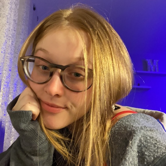 Meet your Posher, Molly - Picture 3 of 4